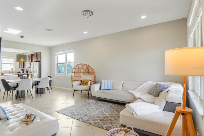 Building Photo - 7245 Half Moon Lake Dr