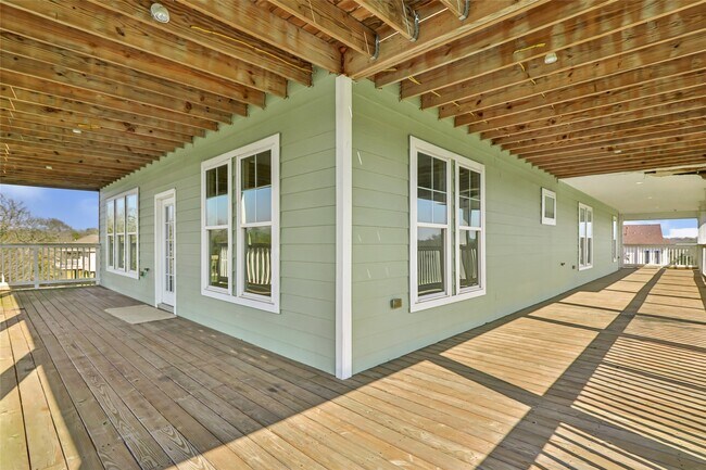 Building Photo - 205 Rue Orleans St