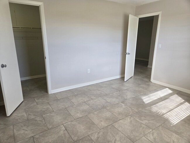 Building Photo - CPH Sebring LLC