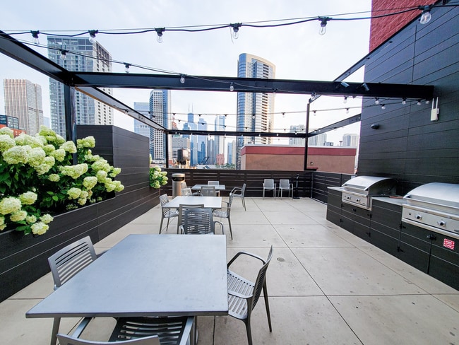 Building Photo - 411 W Ontario St