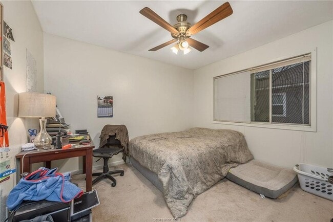 Building Photo - 1203 Hardwood Ln
