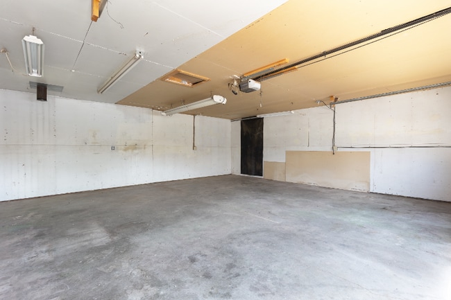 Building Photo - 134 Anamosa St
