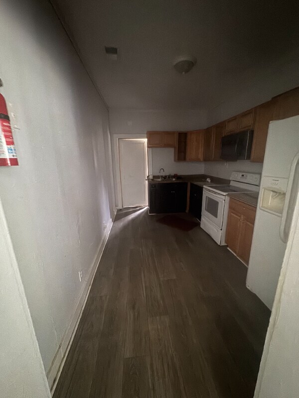 Building Photo - 6585 Voorhees Rd