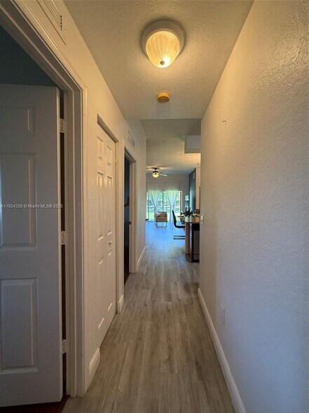 Building Photo - 3340 Palomino Dr