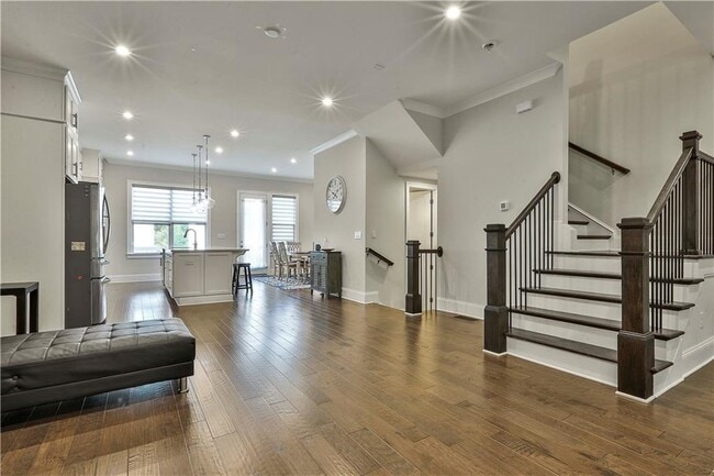 Building Photo - 673 Brennan Dr