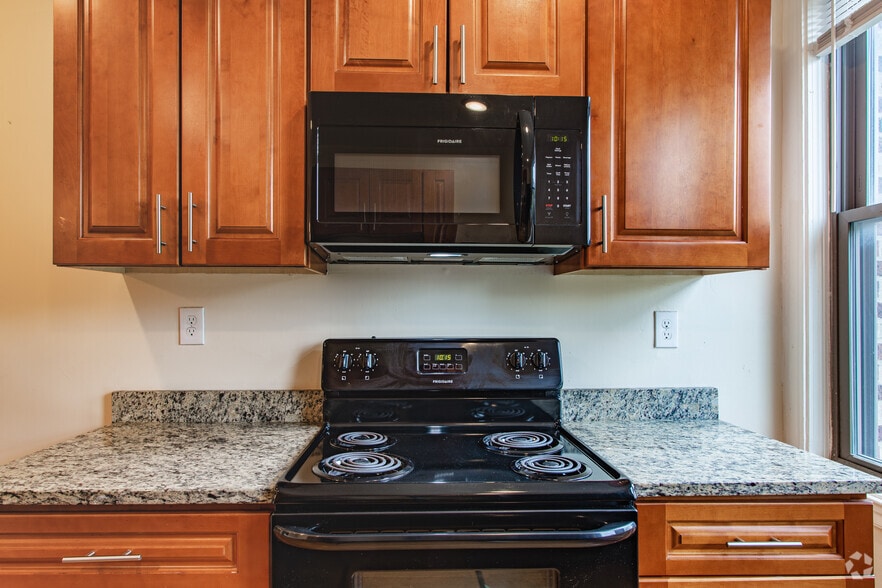 3 Bedroom 1 Bath - Somerville Square