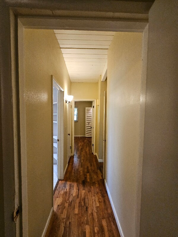 Building Photo - 517 NE 8th St