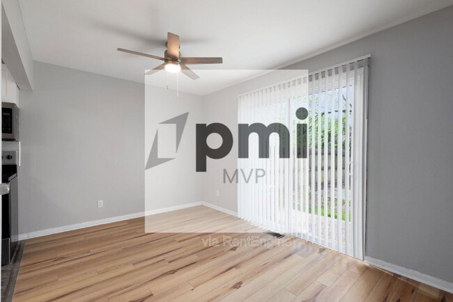 Building Photo - 3027 Rotunda Ct S