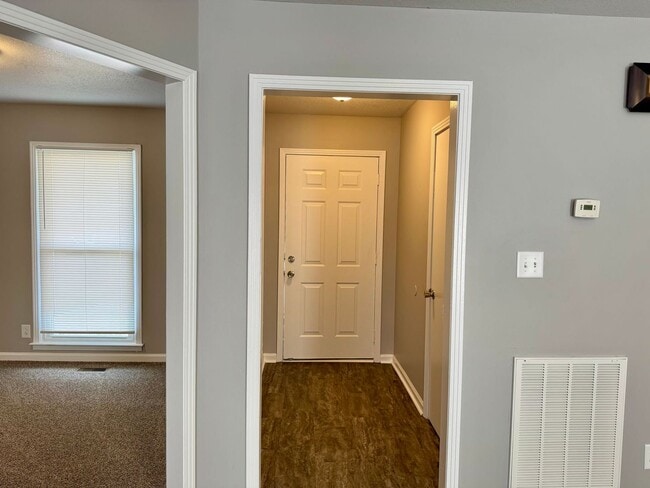 Building Photo - Charming 3-bedroom, 2-bathroom house with 1 Car Garage!