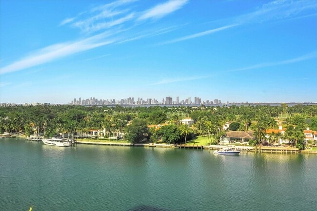 Building Photo - 5880 Collins Ave