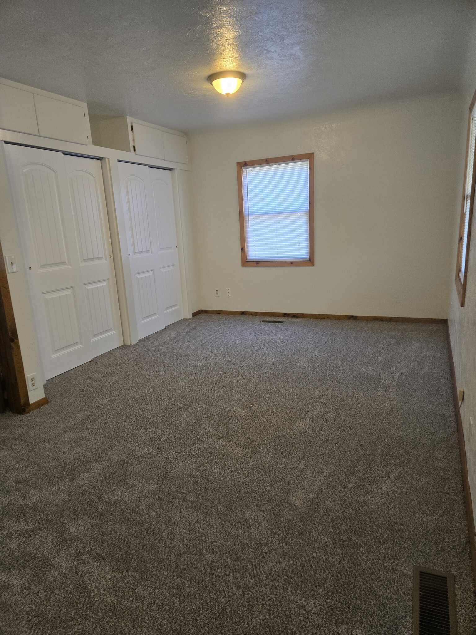 Building Photo - 2611 E 4000 N
