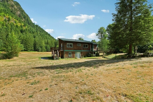 Building Photo - 14341 WA-530