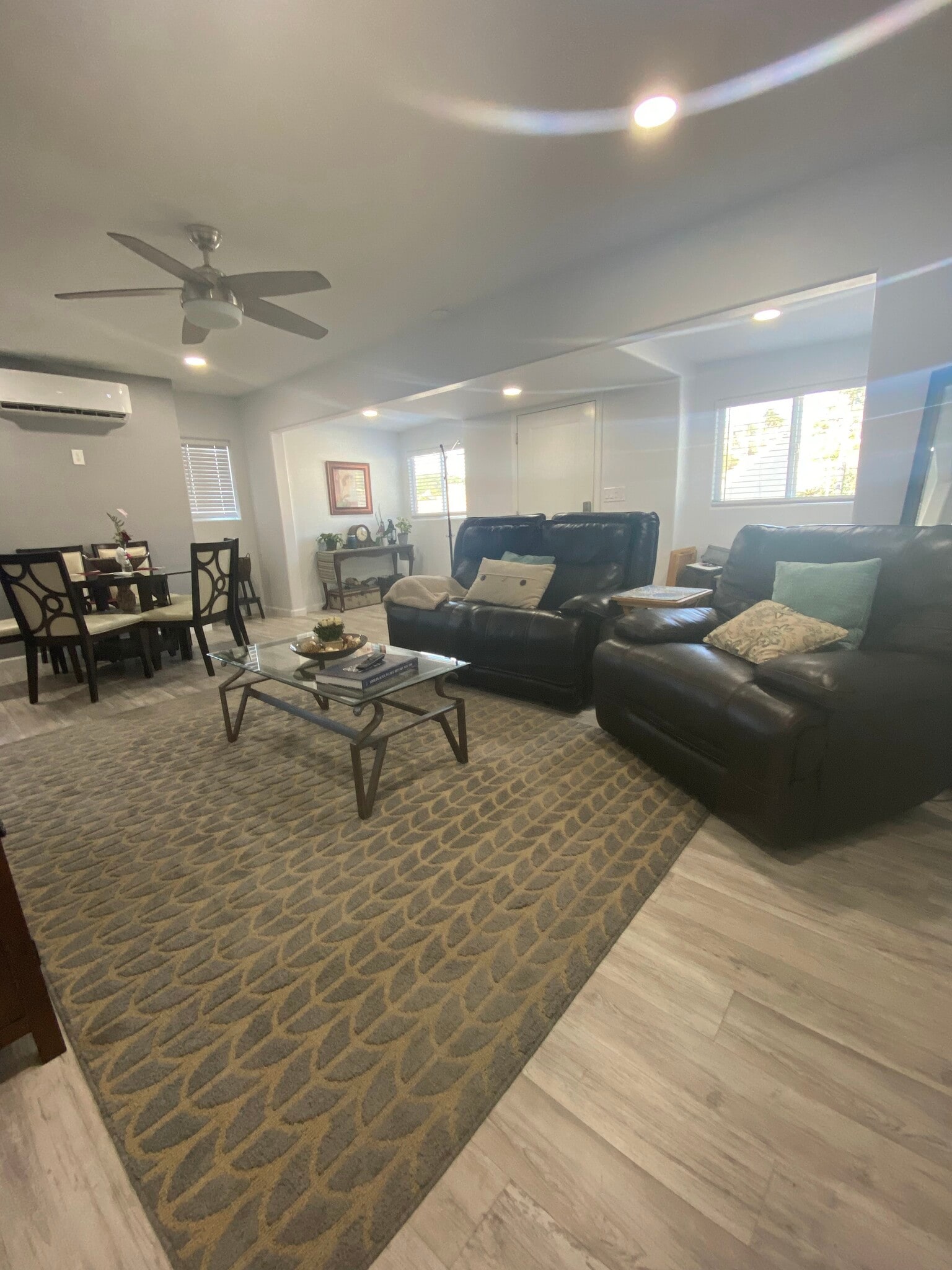 Living room - 9234 -9236 Winter Gardens Blvd