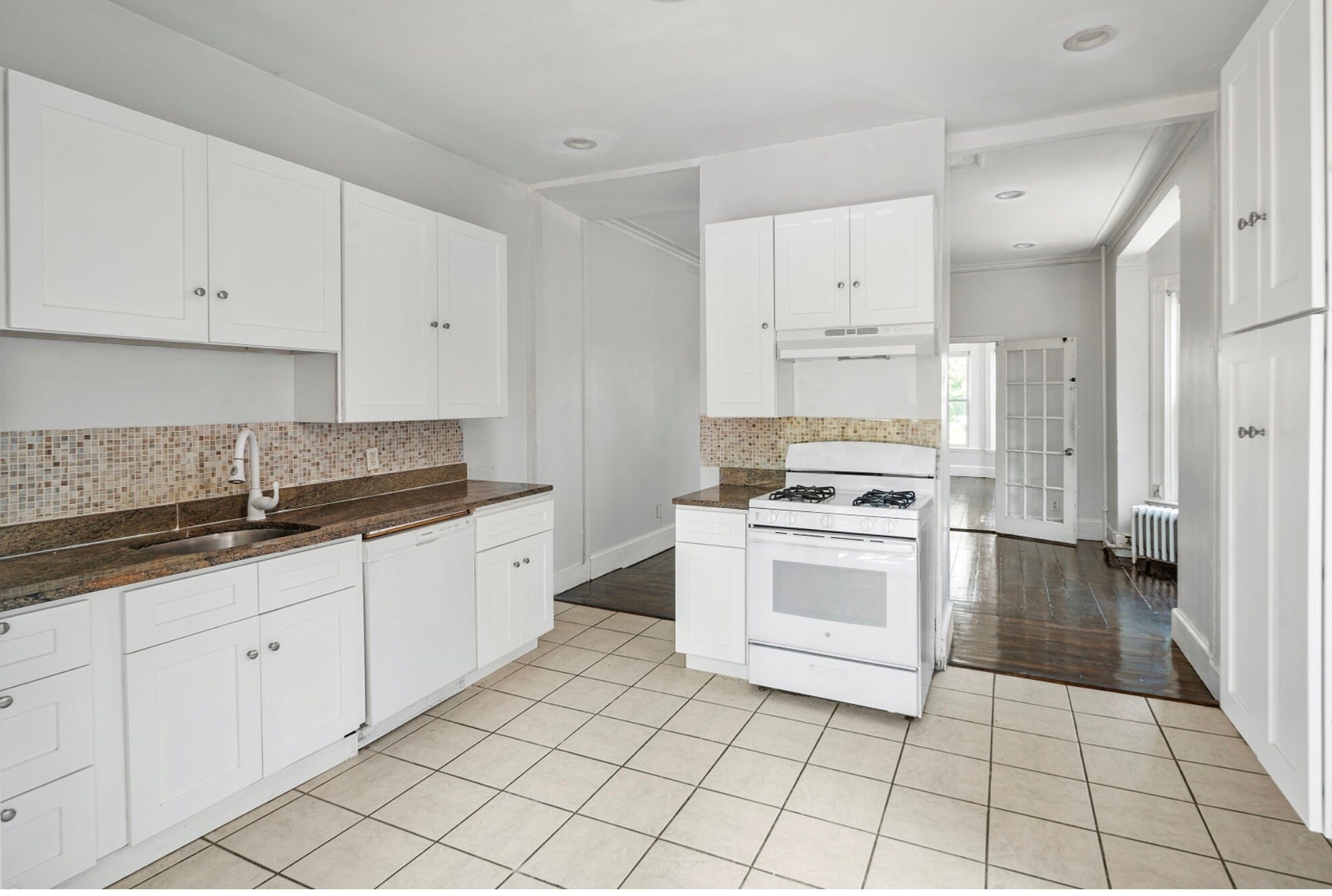 Building Photo - 16 Mayfair St