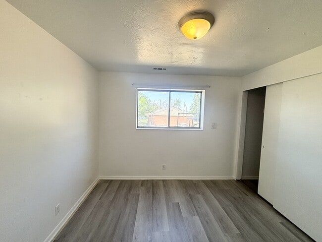 Building Photo - 4742 W Arlington Park Dr