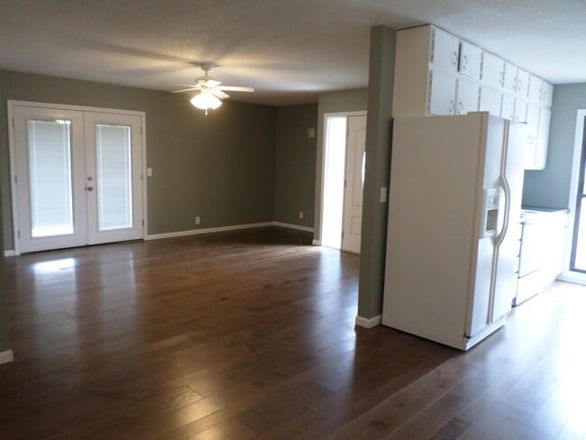 Building Photo - Timber Creek- Manhattan KS