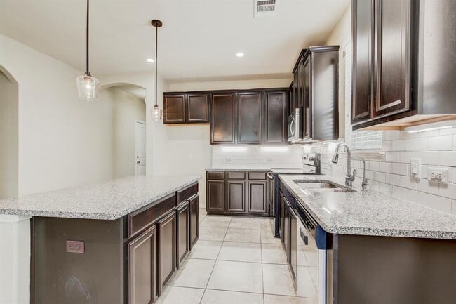 Building Photo - 356 Quarry Ln
