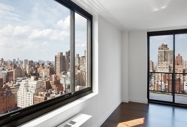 Building Photo - 200 E 82nd St