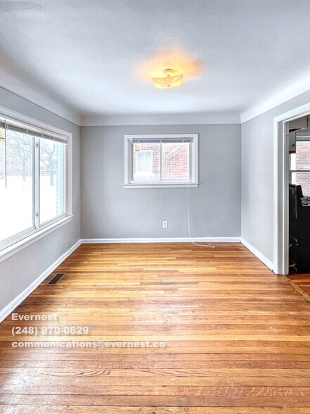 Building Photo - 3808 Seneca St