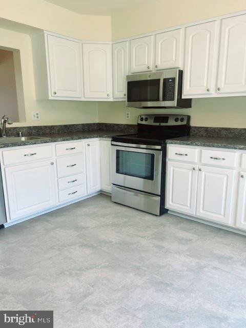Building Photo - 2846 Schoolhouse Cir