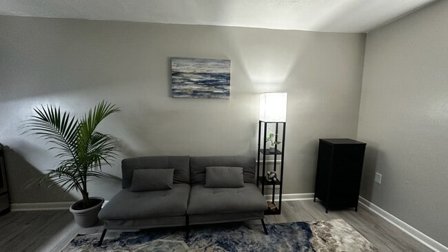 Building Photo - 2840 Colonial Ave SW