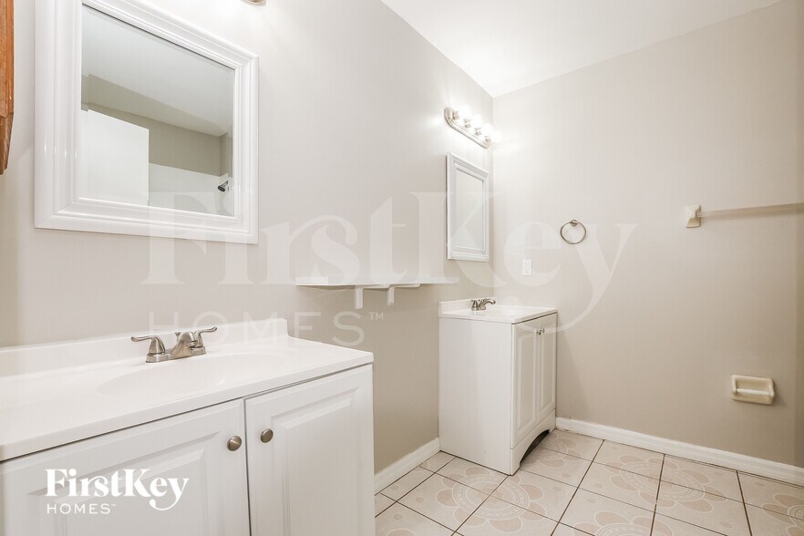 Building Photo - 1008 Kelsey Ave