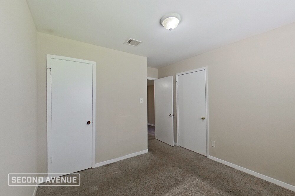 Building Photo - 1495 W Gulf Bank Rd