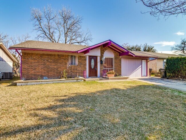 Building Photo - 1406 Ridgecrest Dr