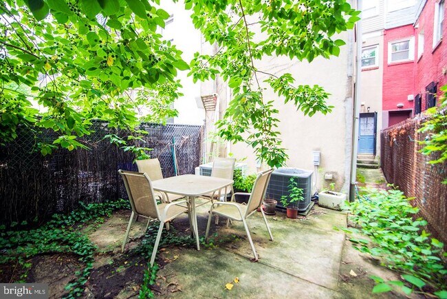 Building Photo - 2220 Fitzwater St