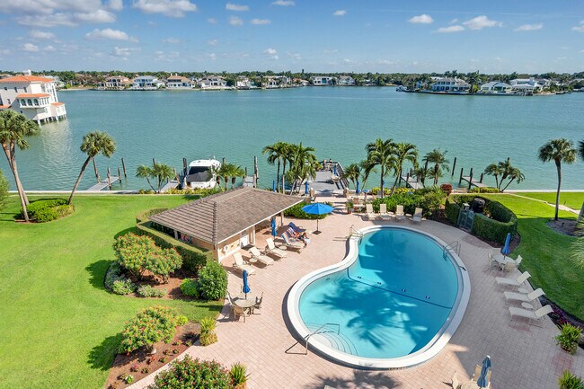 Building Photo - 3500 Gulf Shore Blvd N