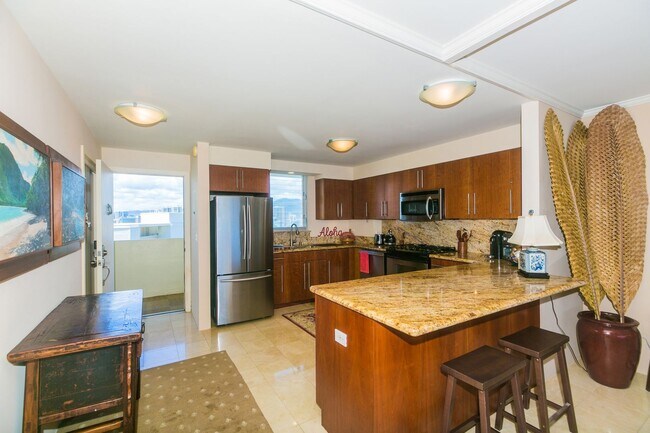 Building Photo - Breathtaking Ocean and Mountain View One Bedroom