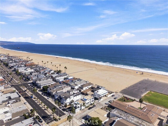 Building Photo - 1228 W Oceanfront