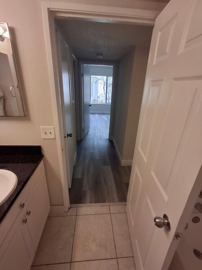 Building Photo - 3222 Coral Lake Ln