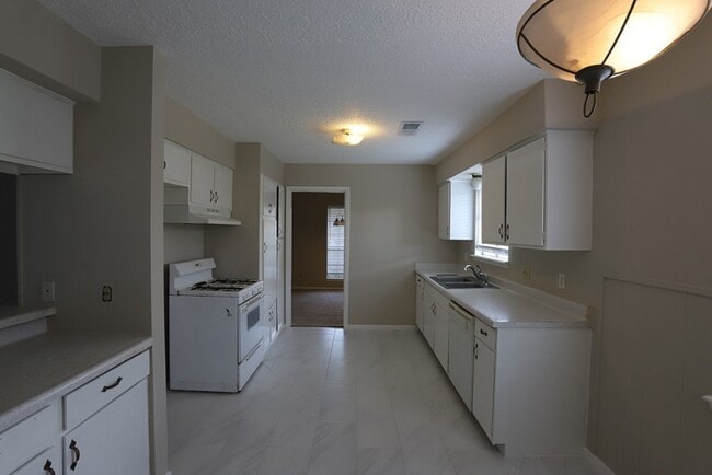 Building Photo - 11735 N Willowdale Cir