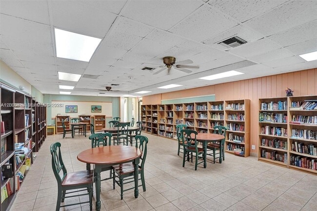 Building Photo - 17021 N Bay Rd