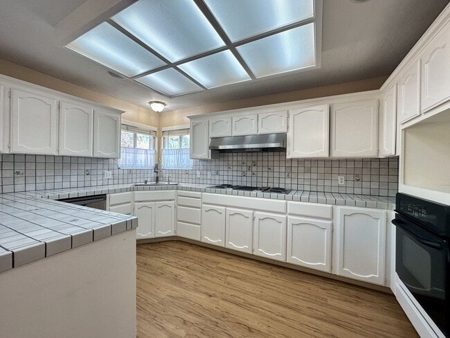 Building Photo - Charming San Jose Home with Solar & Gardening Included.