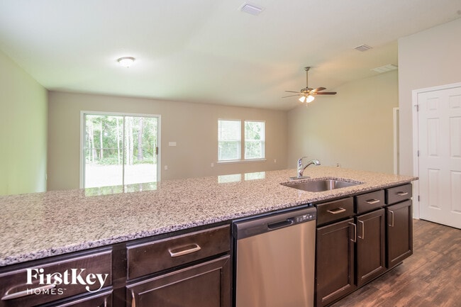 Building Photo - 7605 Fanning Dr