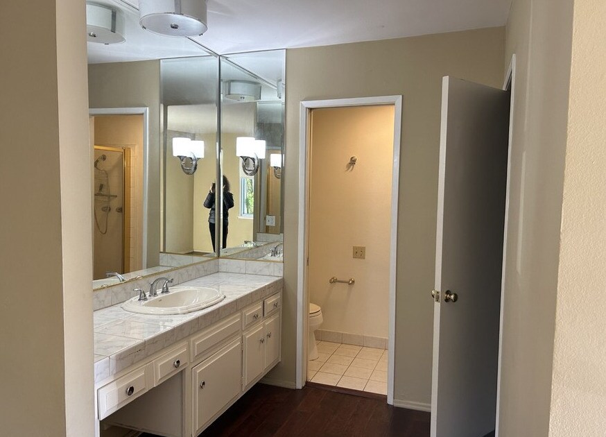Master Bathroom - 17218 Escalon Dr