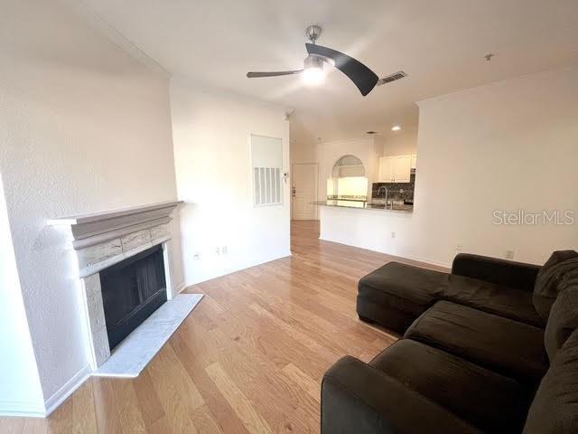 Building Photo - 860 N Orange Ave