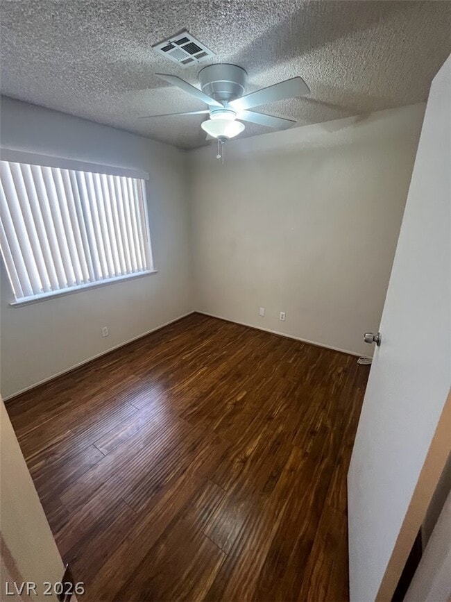 Building Photo - 914 Scarlet Ridge Dr