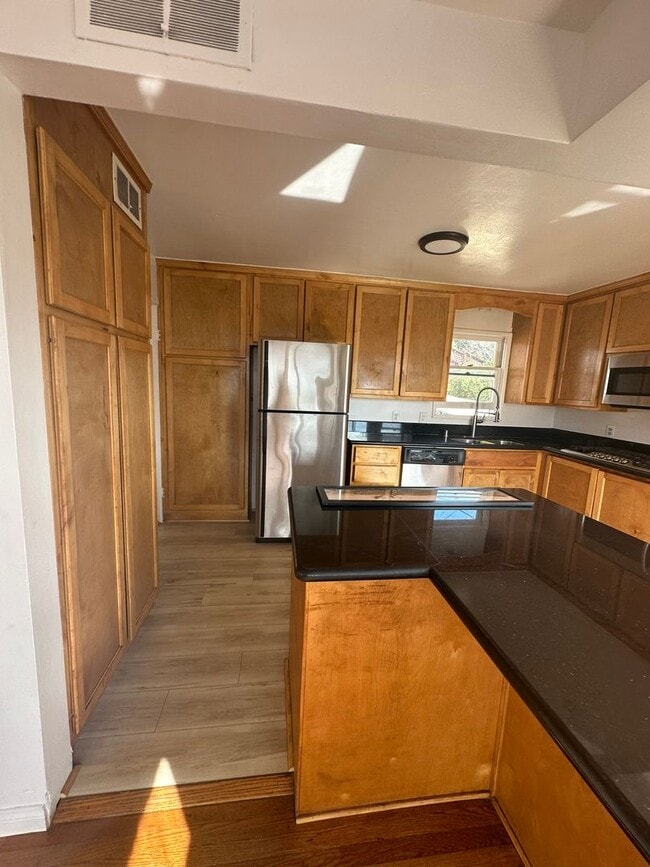 Building Photo - Mt Helix - Beautiful 3 bedroom 1.5 bathroom