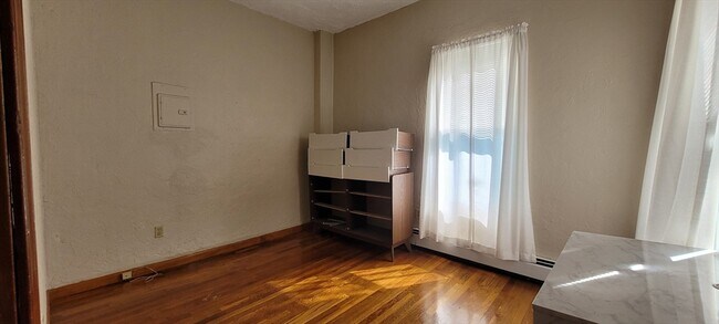 Building Photo - 85 Mt Vernon St