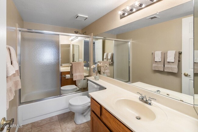 Building Photo - 9012 E Sutton Dr