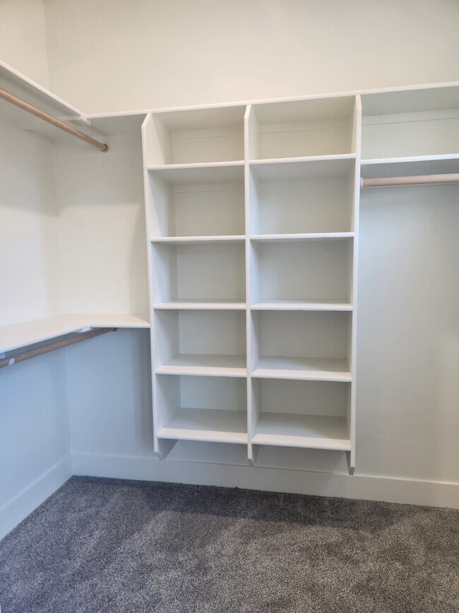 Building Photo - "Modern Comfort Awaits: Spacious and NEW 3-Bed Townhouse Available June 1st!