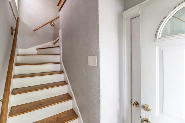 Building Photo - 846 Pennsylvania Ave