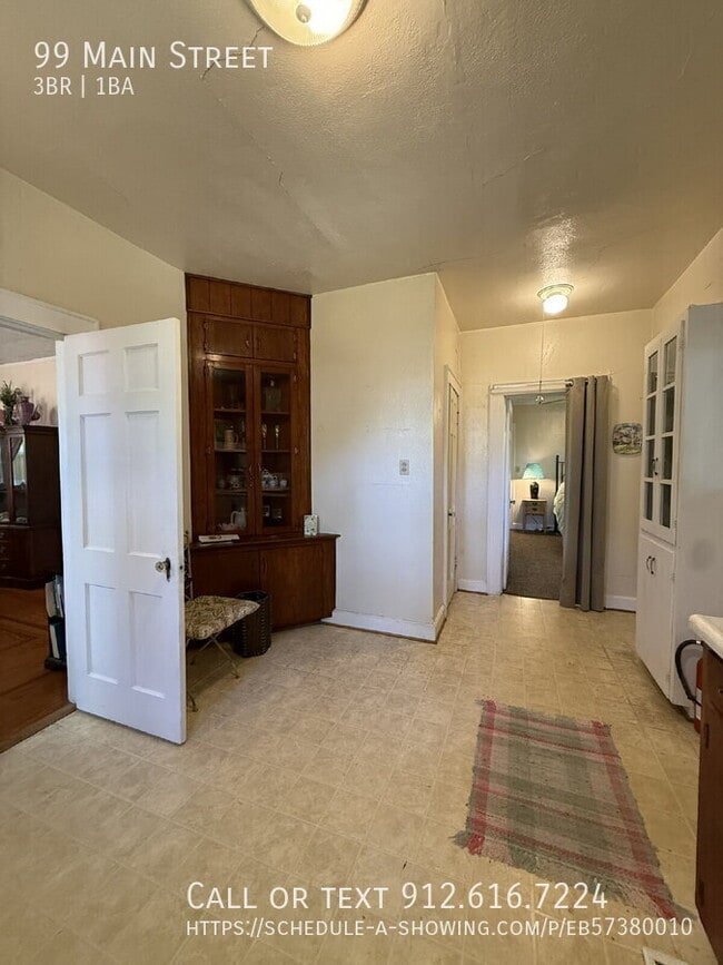 Building Photo - 99 Main St