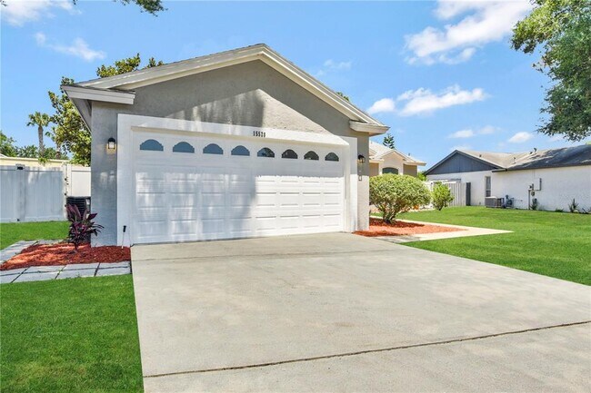 Building Photo - 15528 Hidden Lake Cir