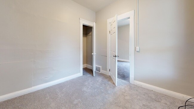 Building Photo - Old Brooklyn - 4 Bedroom Single Family Home