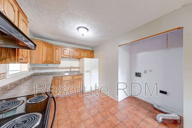 Building Photo - 10205 N College Ave