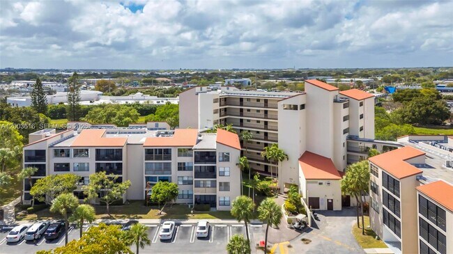 Building Photo - 2322 S Cypress Bend Dr